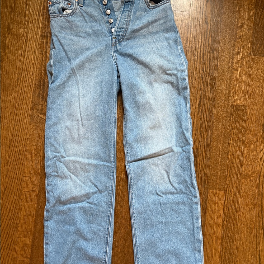 Levis Womens Ribcage Straight Ankle Jeans